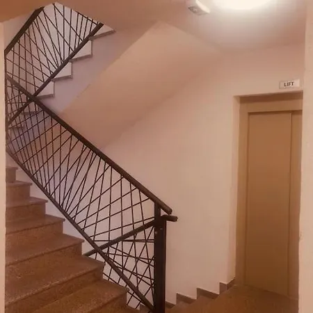 Set Apartment